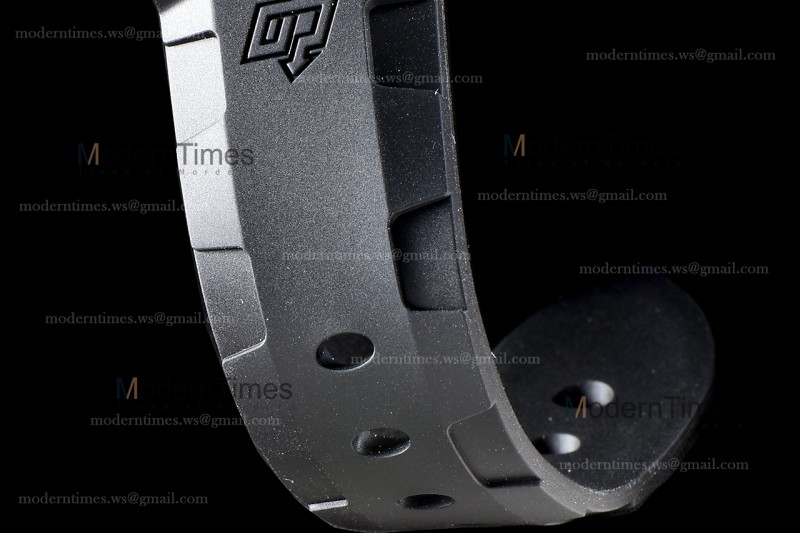 Panerai Submersible Series CF/LE Blk/Blk VSF OP XXXIV Automatic PAM00683