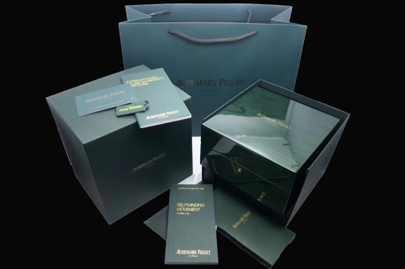 Audemars Piguet - Green Wooden Box Set 1:1 Version With Booklet and Card