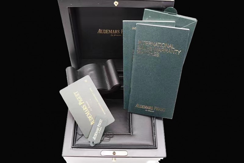 Audemars Piguet - Black Wooden Box Set 1:1 Version With Booklet and Card