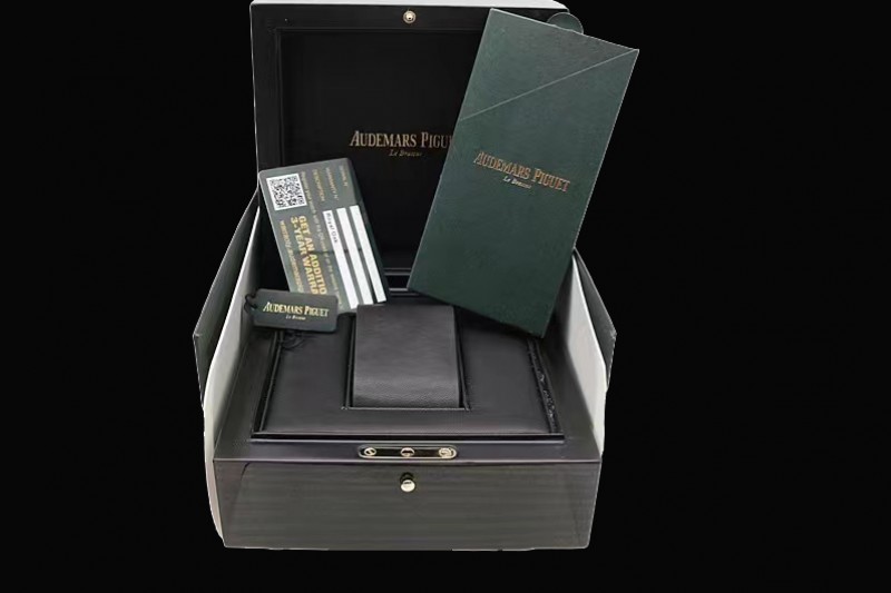Audemars Piguet - Black Wooden Box Set 1:1 Version With Booklet and Card