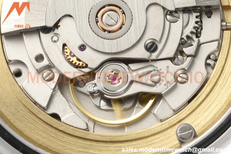 Breitling - Avenger Automatic 42mm SS/NY Green/Stk BLSF A2824