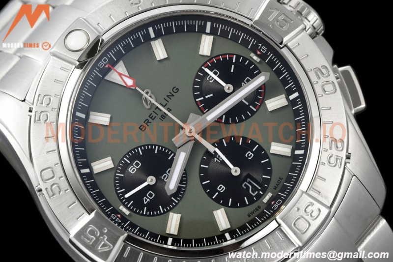 Breitling - Avenger B01 Chrono 44mm SS/SS Grn/Stk BLSF A7750 MOD