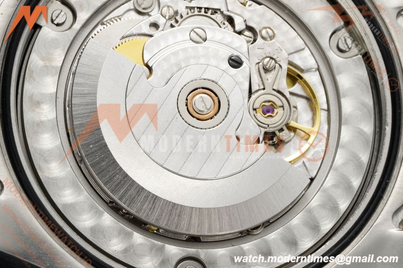 Breitling - Avenger Automatic 43mm SS/SS Yelw/Stk TF V2 A2824