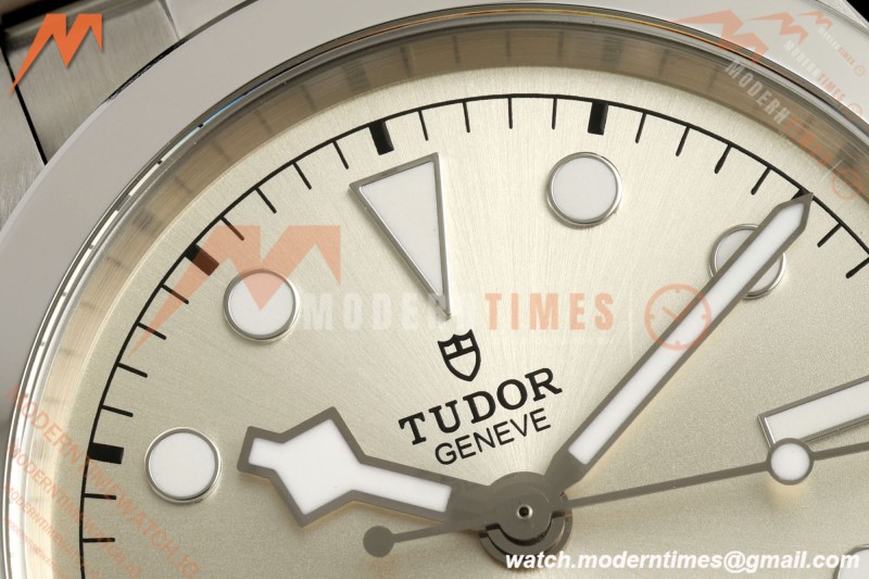 Tudor - Black Bay One 39 Automatic 39mm SS/SS Silver Dial KRF A2824