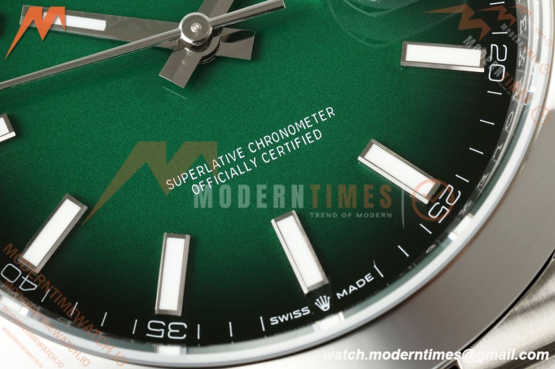 Rolex - Datejust 126334 41mm Jub Smth 904L SS/SS Ombre Green/Stk EWEF DD3235