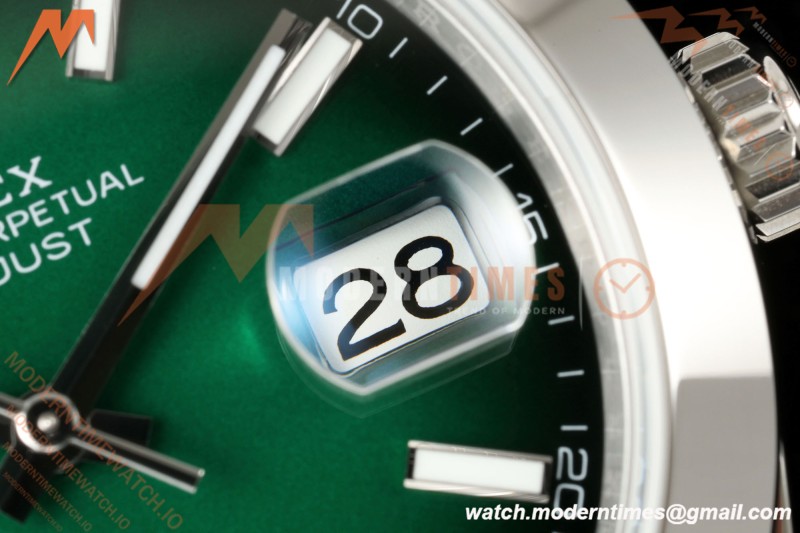 Rolex - Datejust 126334 41mm Jub Smth 904L SS/SS Ombre Green/Stk EWEF DD3235