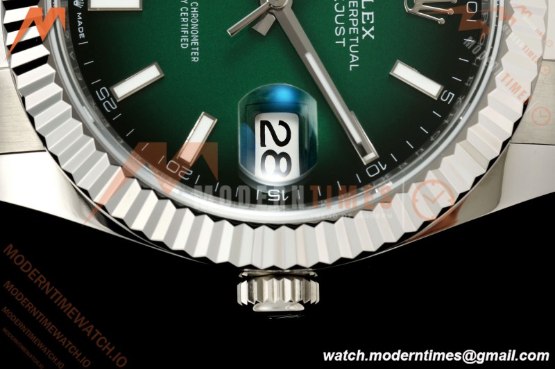 Rolex - Datejust 126334 41mm Oys Flt 904L SS/SS Ombre Green/Stk EWEF DD3235