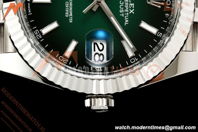 Rolex - Datejust 126334 41mm Jub Flt 904L SS/SS Ombre Green/Stk Clean Plus DD3235