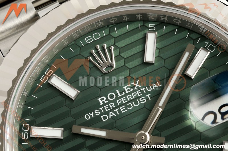Rolex - Datejust 126334 41mm Jub Flt 904L SS/SS F-Grn/Stk SEEK SH3235