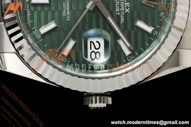 Rolex - Datejust 126334 41mm Oys Flt 904L SS/SS F-Grn/Stk VF DD3235