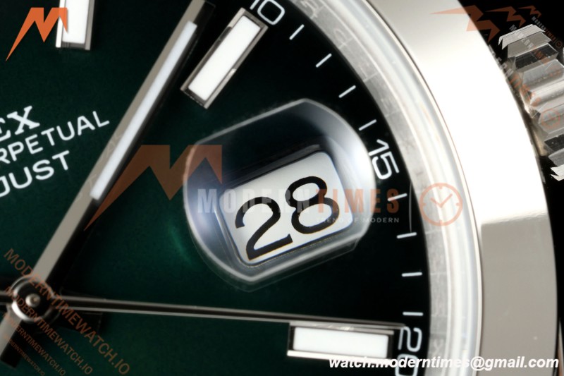 Rolex - Datejust 126300 41mm 904L  Jub Smt SS/SS Ombre Green/Stk ARF DD3235