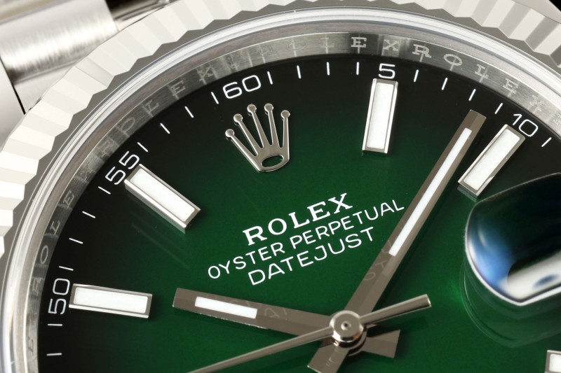 Rolex - Datejust 126334 41mm Jub Flt 904L SS/SS Ombre Green/Stk SEEKF DD3235