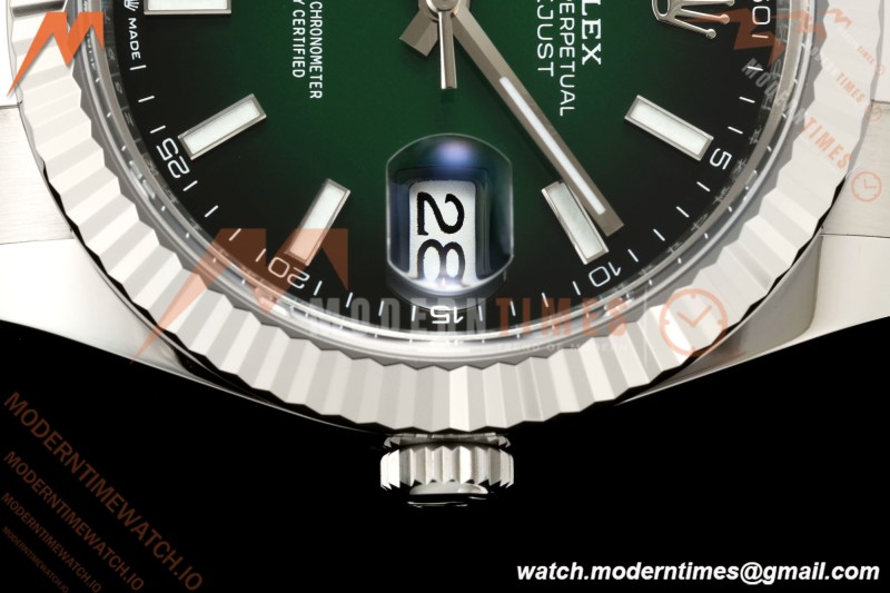 Rolex - Datejust 126334 41mm Oys Flt 904L SS/SS Ombre Green/Stk SEEKF DD3235