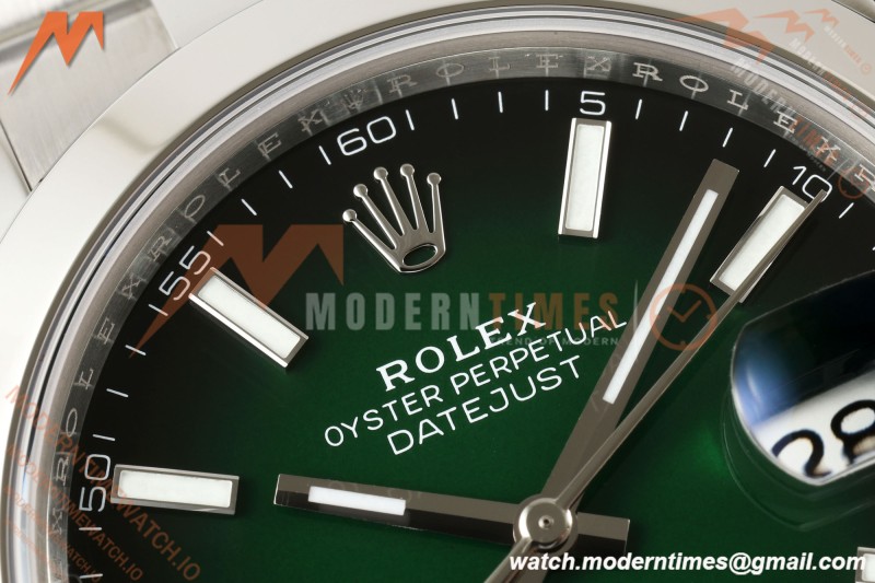 Rolex - Datejust 126334 41mm Oys Smth 904L SS/SS Ombre Green/Stk SEEKF DD3235