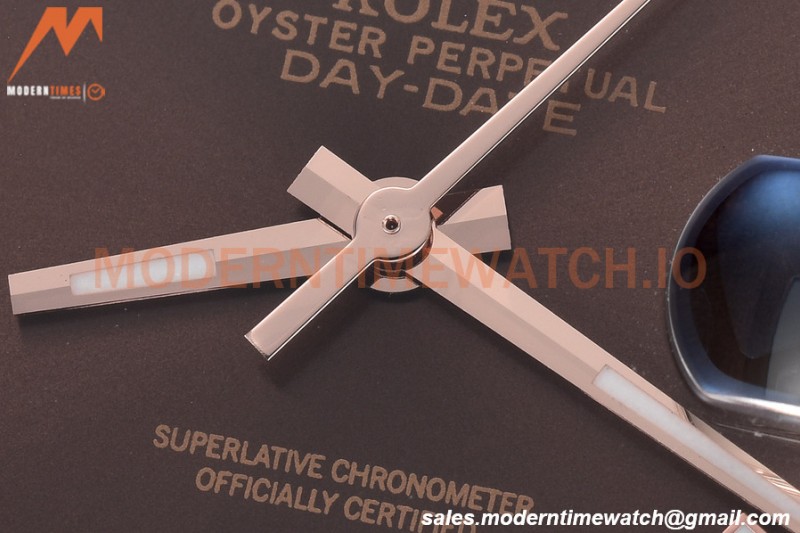 Rolex - DayDate 40mm Flt/Pres RG/RG Brown Stick GDF MY8215