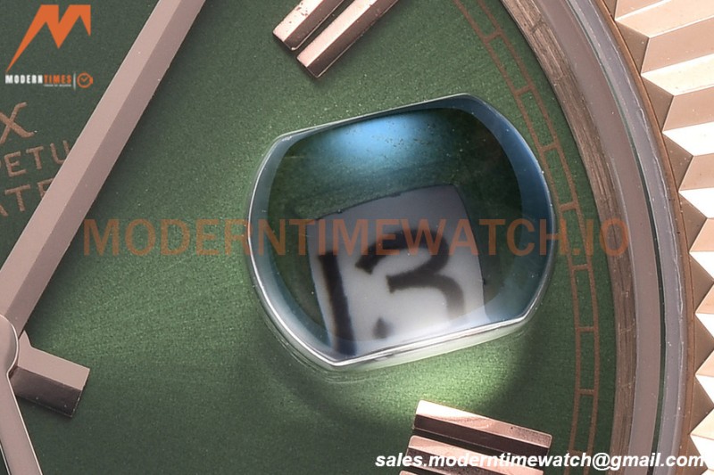 Rolex - DayDate 40mm Flt/Pres RG/RG Green Roman GDF MY8215