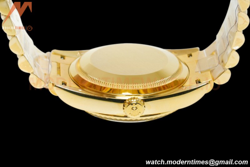 Rolex - DayDate 36mm 18238 Flt Pres YG/YG Malachite Green EWF A2836