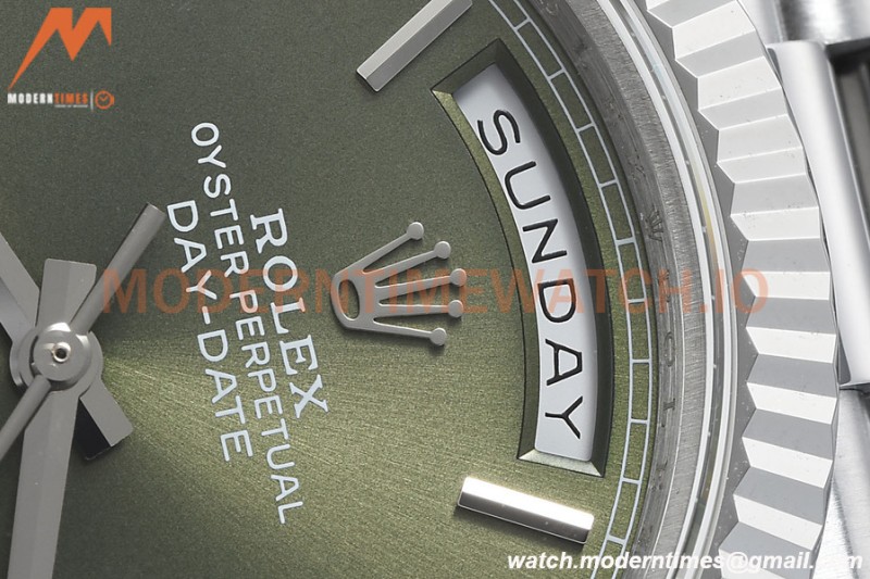 Rolex - DayDate 40mm 228236 Flt Pres SS/SS Grn/Rmn GMF A2836