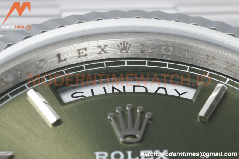 Rolex - DayDate 40mm 228236 Flt Pres SS/SS Grn/Rmn GMF A2836