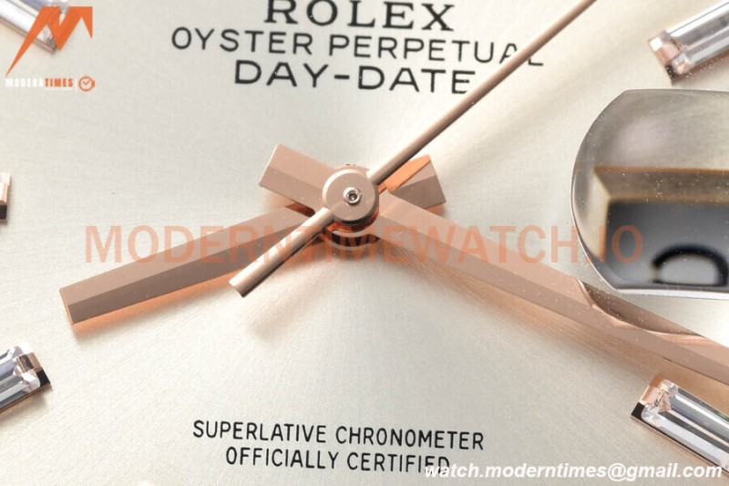 Rolex - DayDate 36mm 128235 Flt Pres RG/RG Silv/Dia V5 QF VR3255