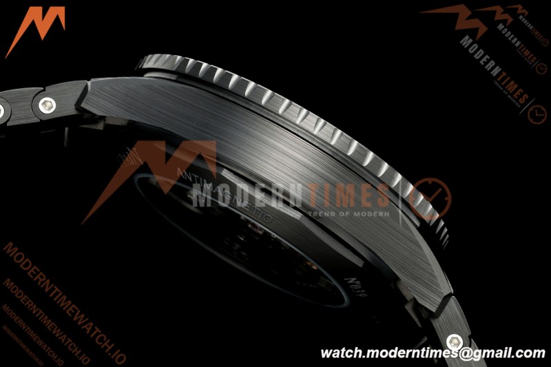 Blancpain - Fifty Fathoms 5000A 43.6mm Bathyscaphe Black Cer/Cer Sunburst Blue Dial DDDF A1315