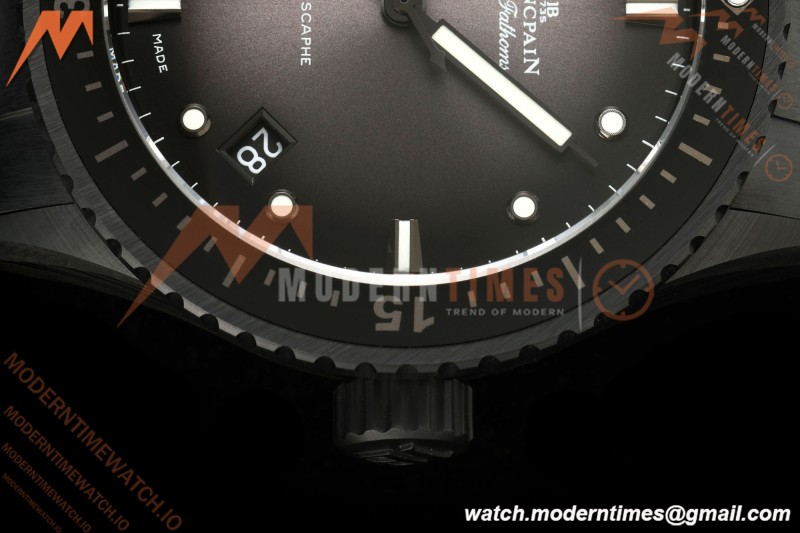 Blancpain - Fifty Fathoms 5000 43.6mm Bathyscaphe Black Cer/Cer Sunburst Gray Dial DDDF A1315