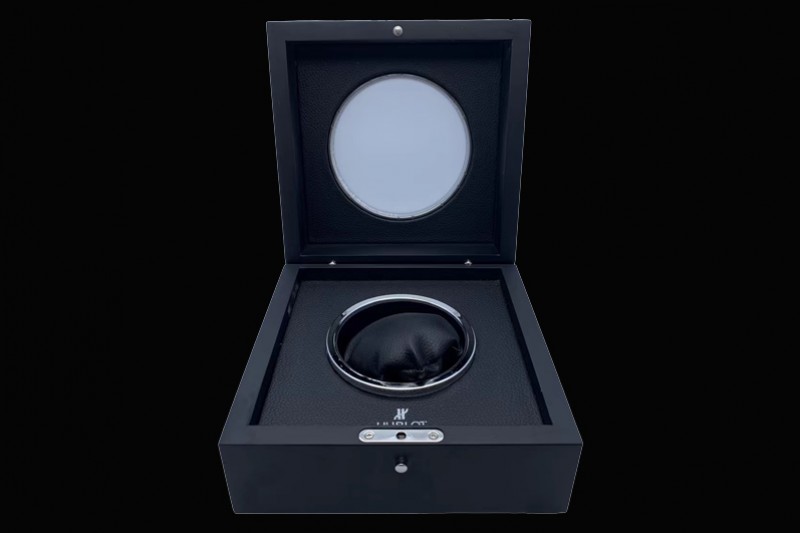 Hublot - Black Wooden Box Set with See-through Window and Full Set of Booklet and Card