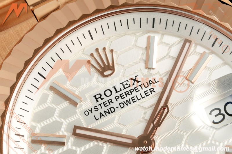 Rolex - Land-Dweller 127335 40mm Jub Flt RG/RG Wht/Stk 2F A7135