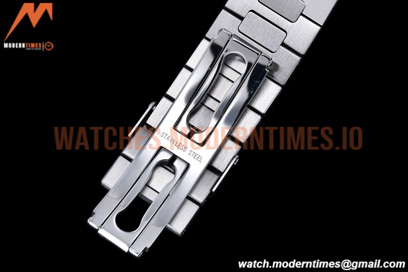 Patek Philippe - Nautilus Chrono Travel 5990 SS/SS Blue SPPF A28-520
