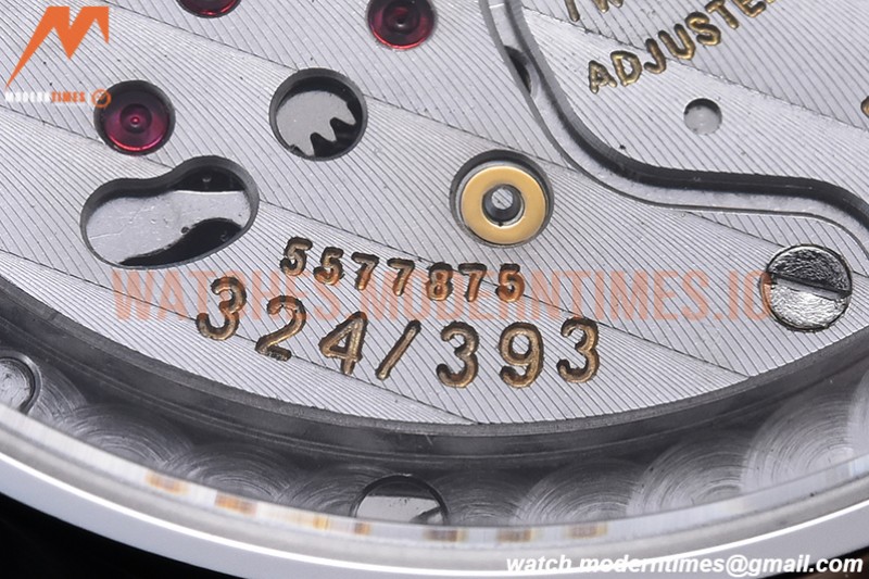 Patek Philippe - Nautilus Ladies 7118 35mm SS/SS Wht/Stk PPF A324