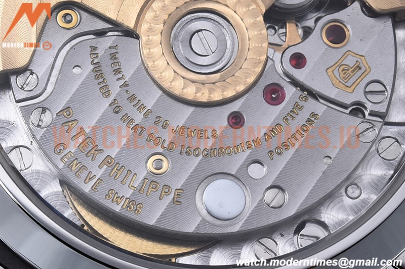 Patek Philippe - Nautilus Ladies 7118 35mm SS/SS Wht/Stk PPF A324