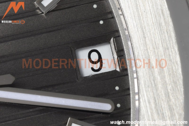 Patek Philippe - Nautilus Automatic 40mm 5711G SS/LE Grey 3KF A324