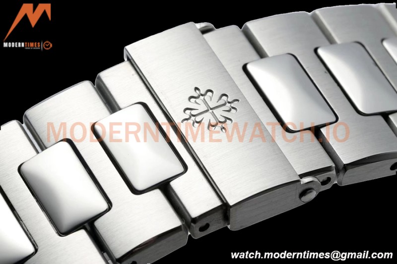 Patek Philippe - Nautilus 40.5mm Annual Calendar 5726/1A SS/SS White PPF A324