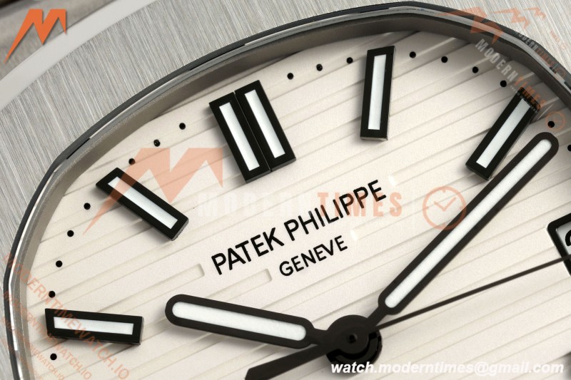 Patek Philippe - Nautilus Automatic 40mm 5711/1A SS/SS White DDF DD324