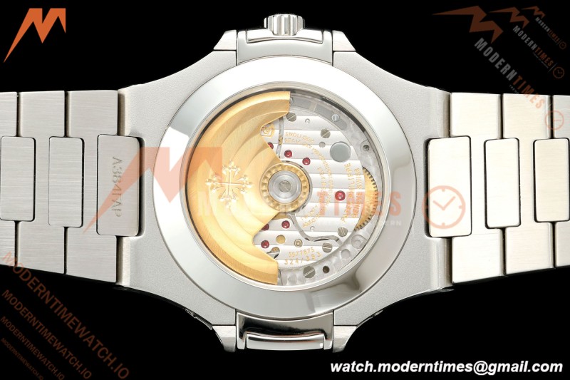 Patek Philippe - Nautilus 40.5mm Annual Calendar 5726/1A SS/SS White DF DD324