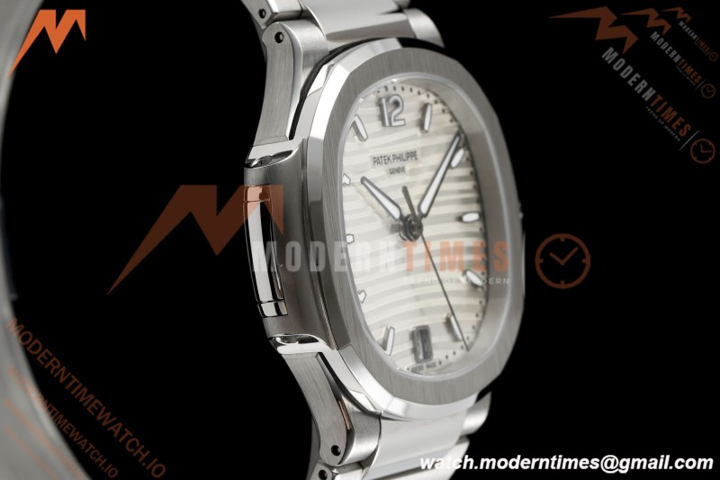 Patek Philippe - Nautilus Ladies 7118 35mm SS/SS Silver Dial 3KF DD324