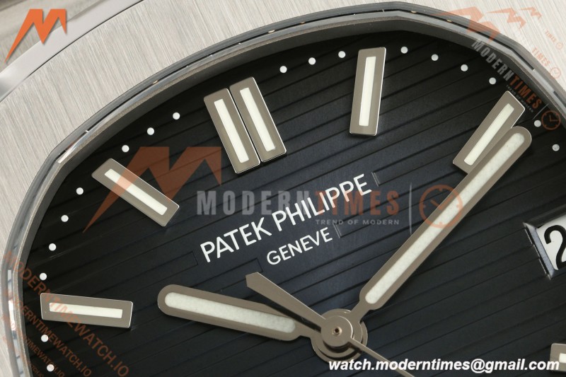Patek Philippe - Nautilus Automatic 40mm 5711/1A SS/SS Blue VF DD324