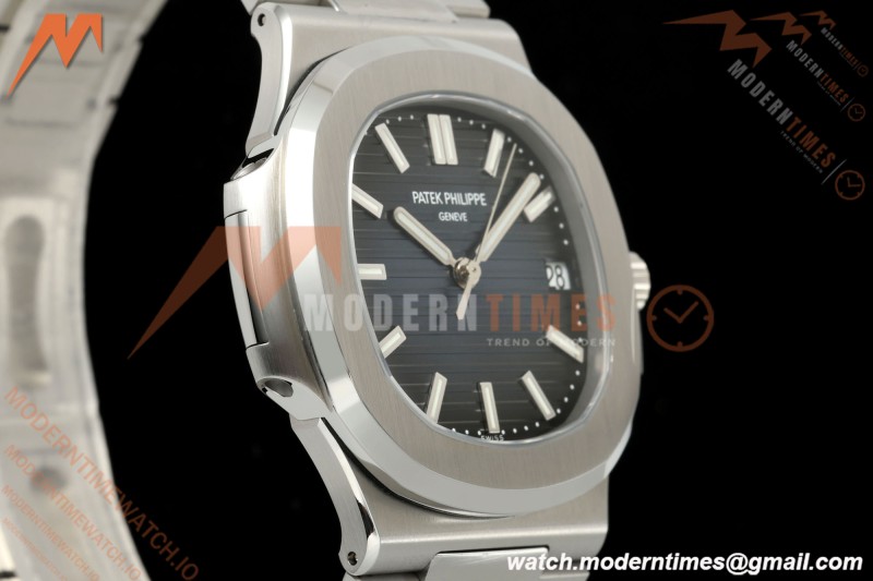 Patek Philippe - Nautilus Automatic 40mm 5711/1A SS/SS Blue VF DD324