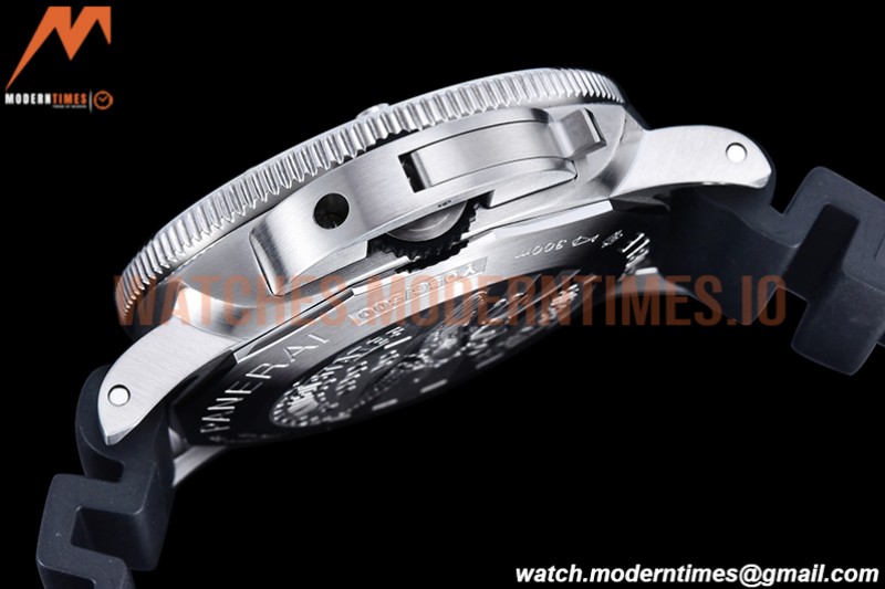 Panerai - Pam1323 Submersible GMT Navy Seal SS/RU Gry VSF P9011