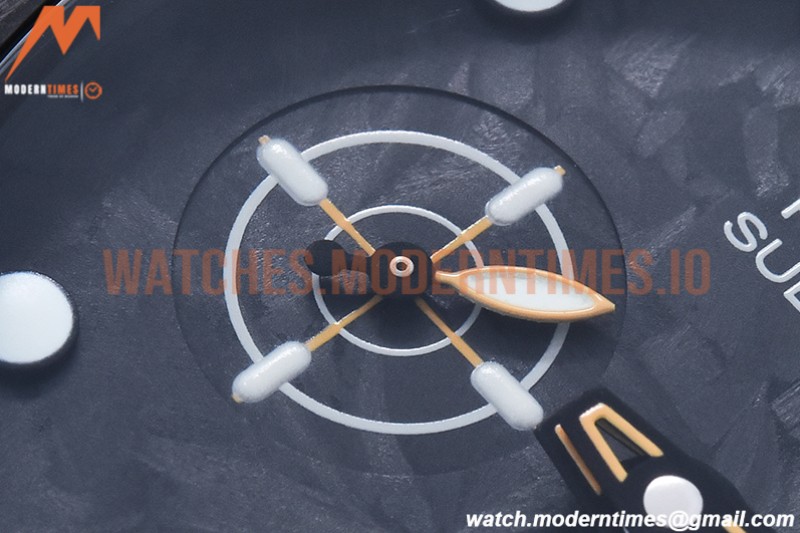 Panerai - Pam1324 Submersible GMT Carbotech CA/RU Car VSF P9011