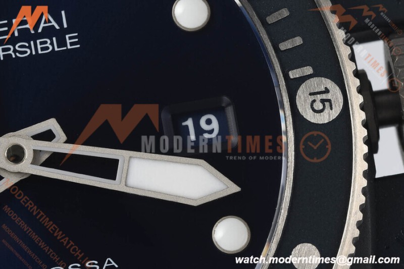 Panerai - PAM1466 Submersible QuarantaQuattro Luna Rossa 44mm CER/RU Blue VSF P900