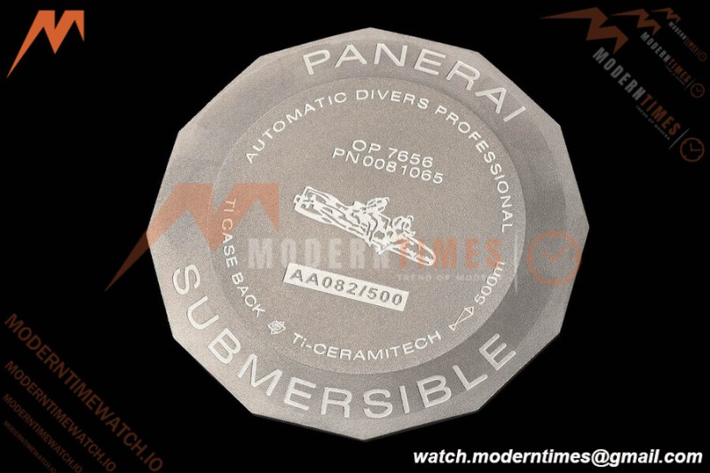 Panerai - PAM1543 Submersible QuarantaQuattro Luna Rossa 44mm CER/RU White VSF P900