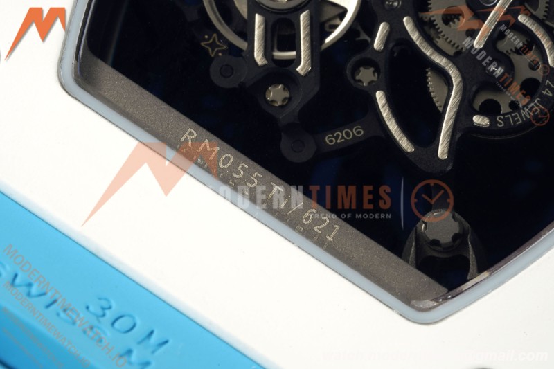 Richard Mille - RM055 Bubba Watson Japan Edition CER/RU Wht/Blu Rehaut Skeleton APSF RMUL2