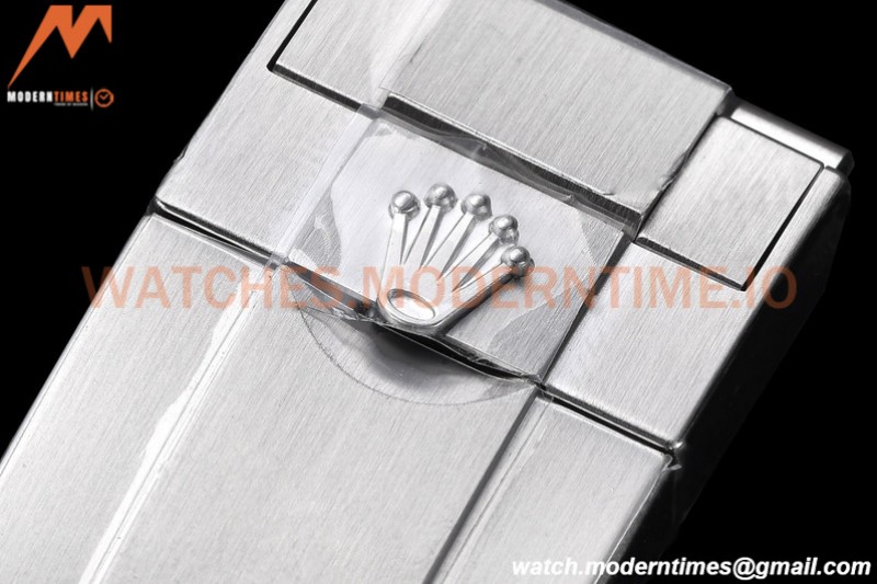 Rolex - Explorer II 226570 SS/SS 904L White CHS C+F VR3285