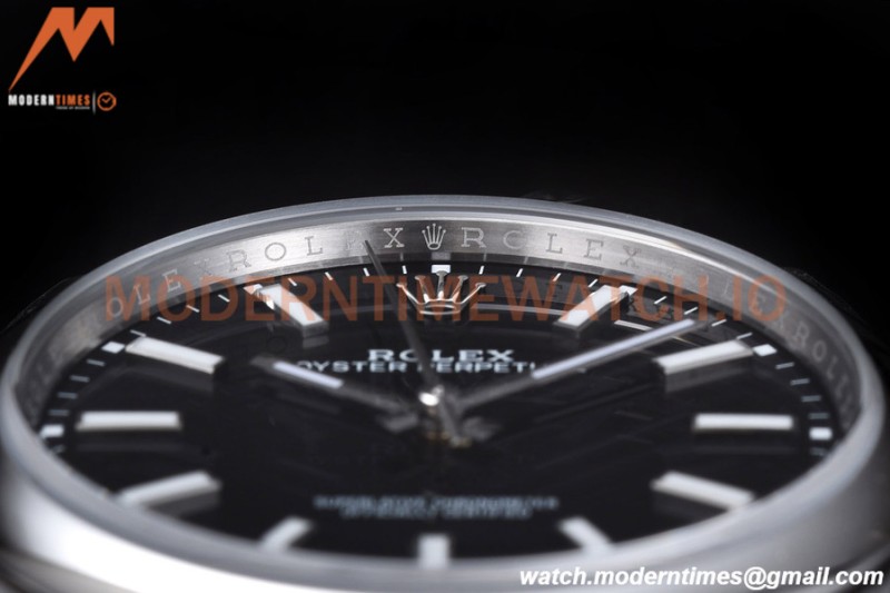 Rolex - Oyster Pert. 39mm 114300 904L SS/SS Black EWF A3132