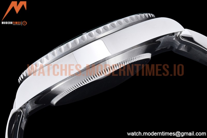 Rolex - Submariner 116610LV 904L SS/SS Green RAF A2824