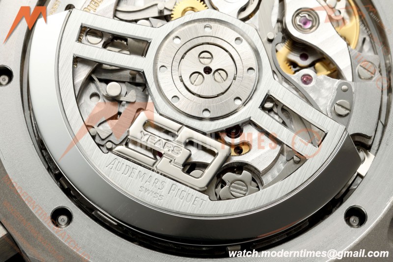 Audemars Piguet - Royal Oak 26240ST 50th Anniversary 41mm SS/RU Blue SWF Dial DDF DD4401
