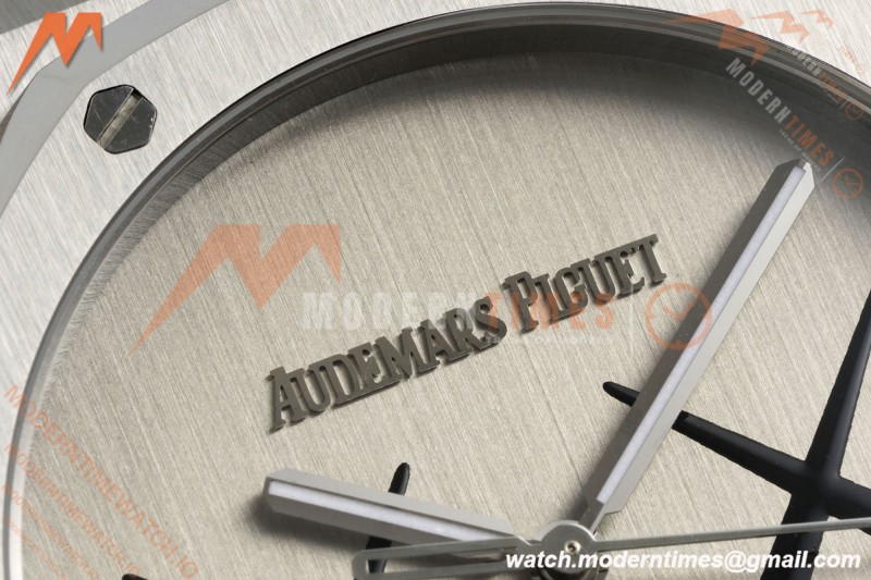 Audemars Piguet - Royal Oak KAWS 15500 41mm SS/SS XX Silver Dial APSF A4302