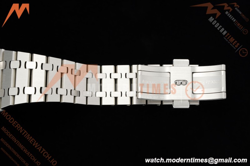 Audemars Piguet - Royal Oak KAWS 15500 41mm SS/SS XX Silver Dial APSF A4302