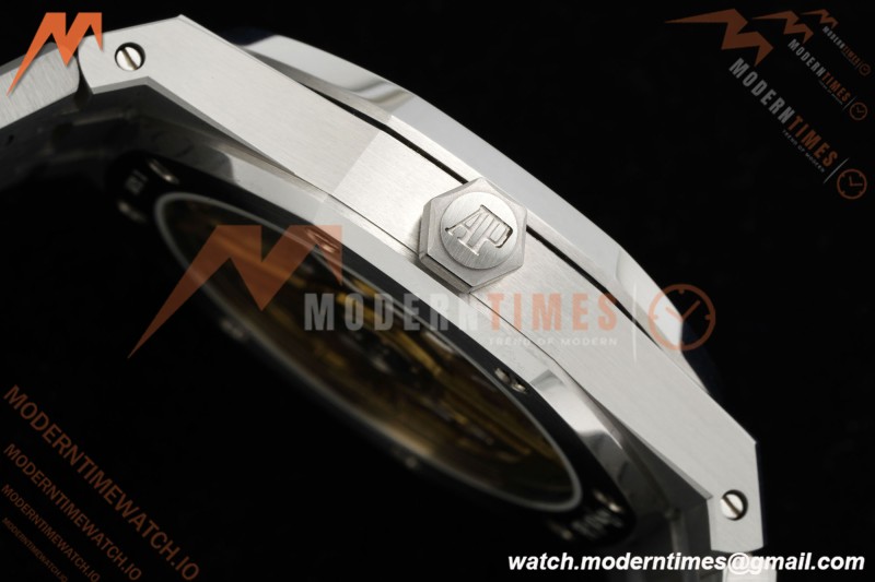 Audemars Piguet - Royal Oak KAWS 15500 41mm SS/SS XX Silver Dial APSF A4302